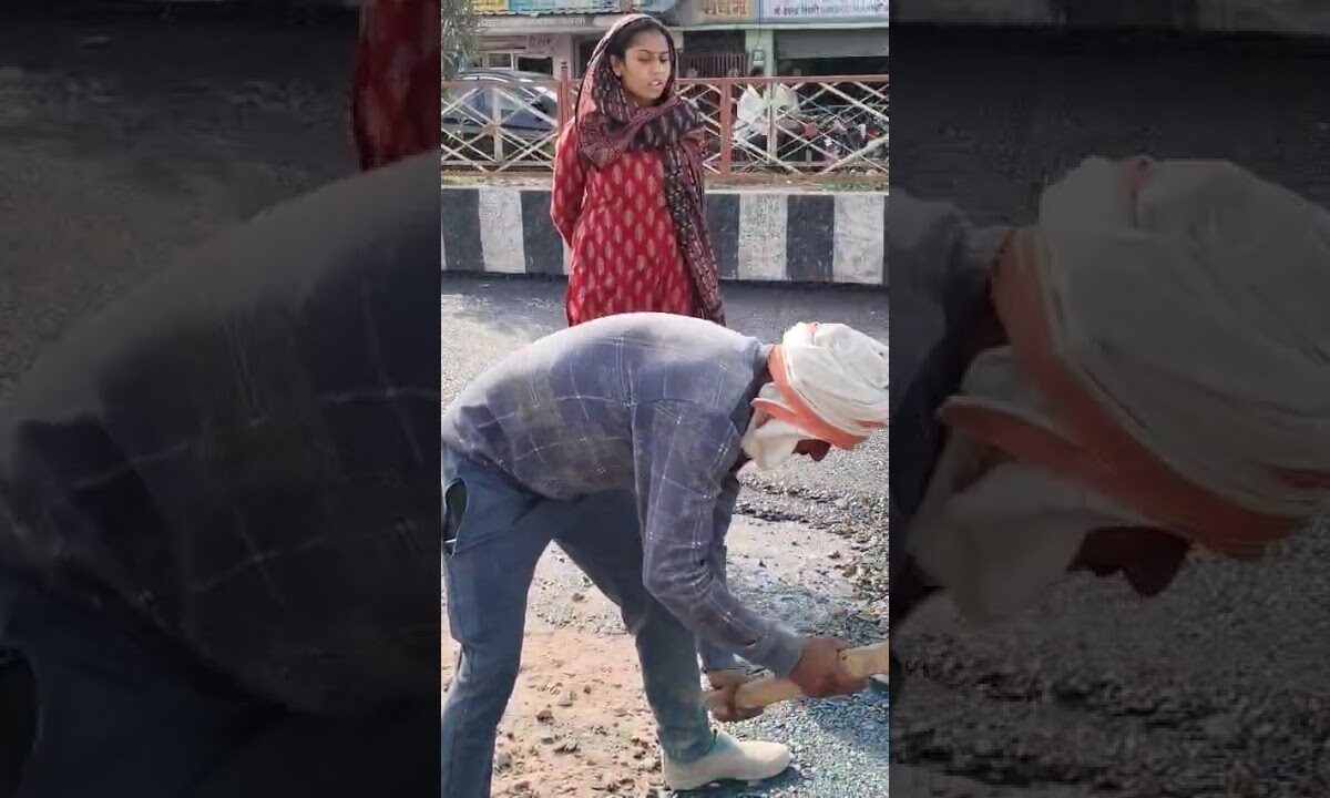टीकमगढ़: सड़क निर्माण में मिली खामियां, प्रभारी अध्यक्ष ने ठेकेदार को लगाई फटकार